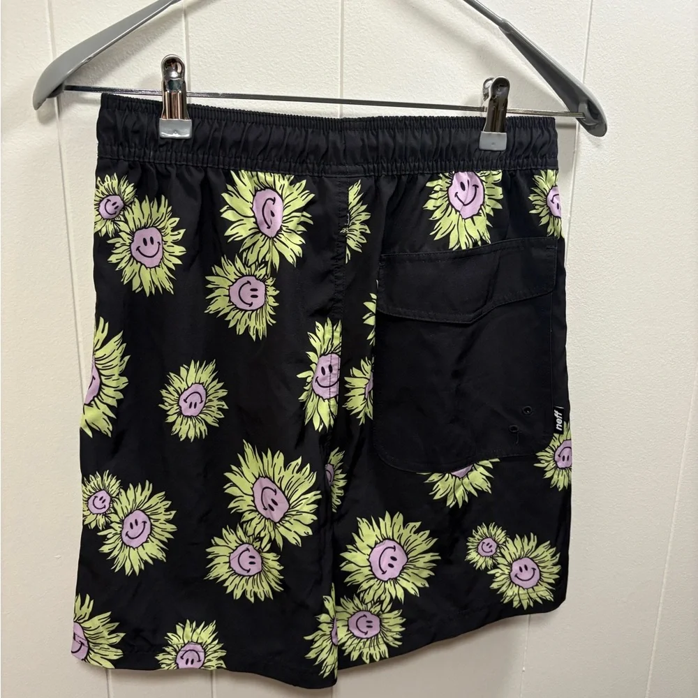 Neff Men’s Medium Black Swim Shorts Happy Face Blossoms Swim Trunks smiley fun
